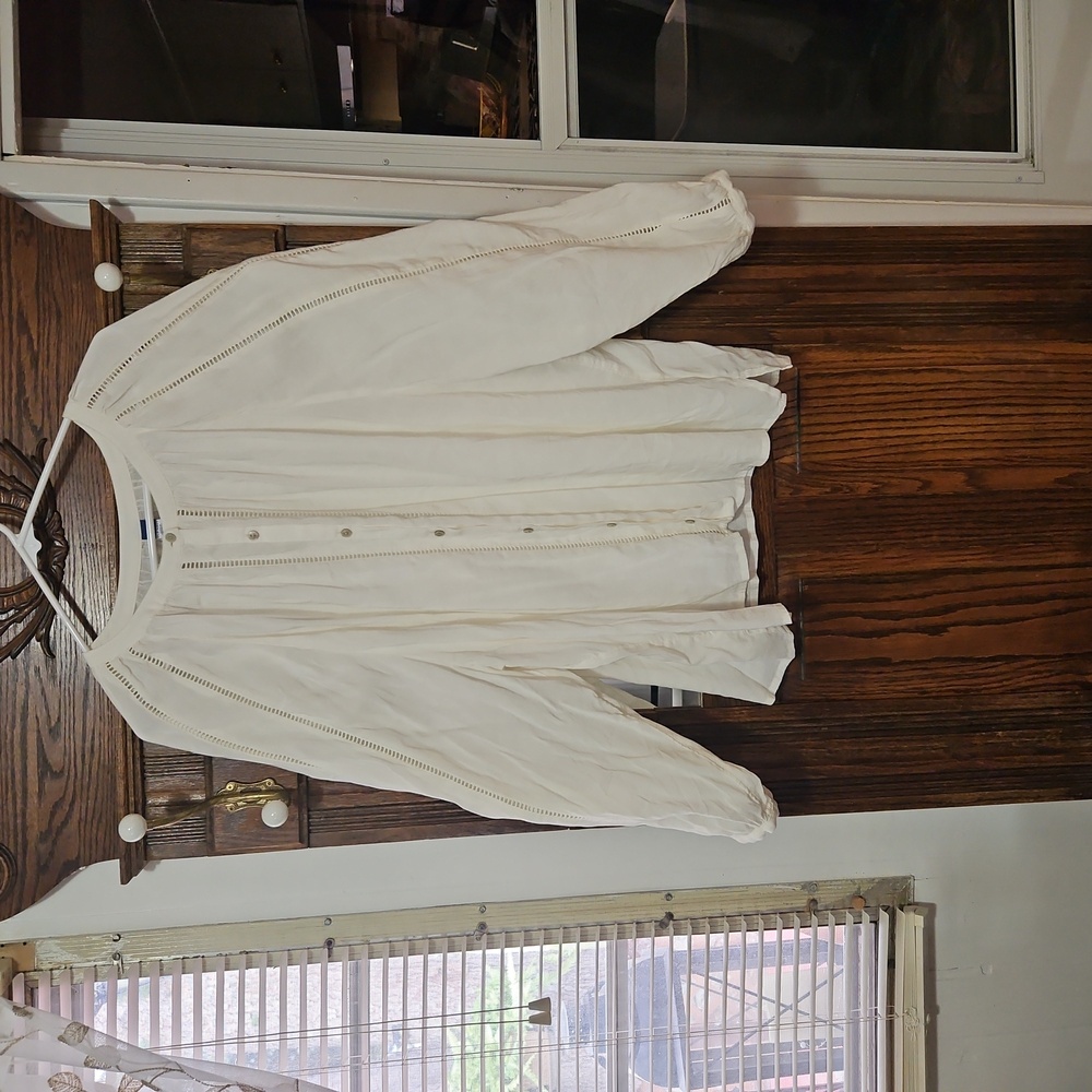 Old Navy plus sz XXL Creamy white button up w/ cut outs
